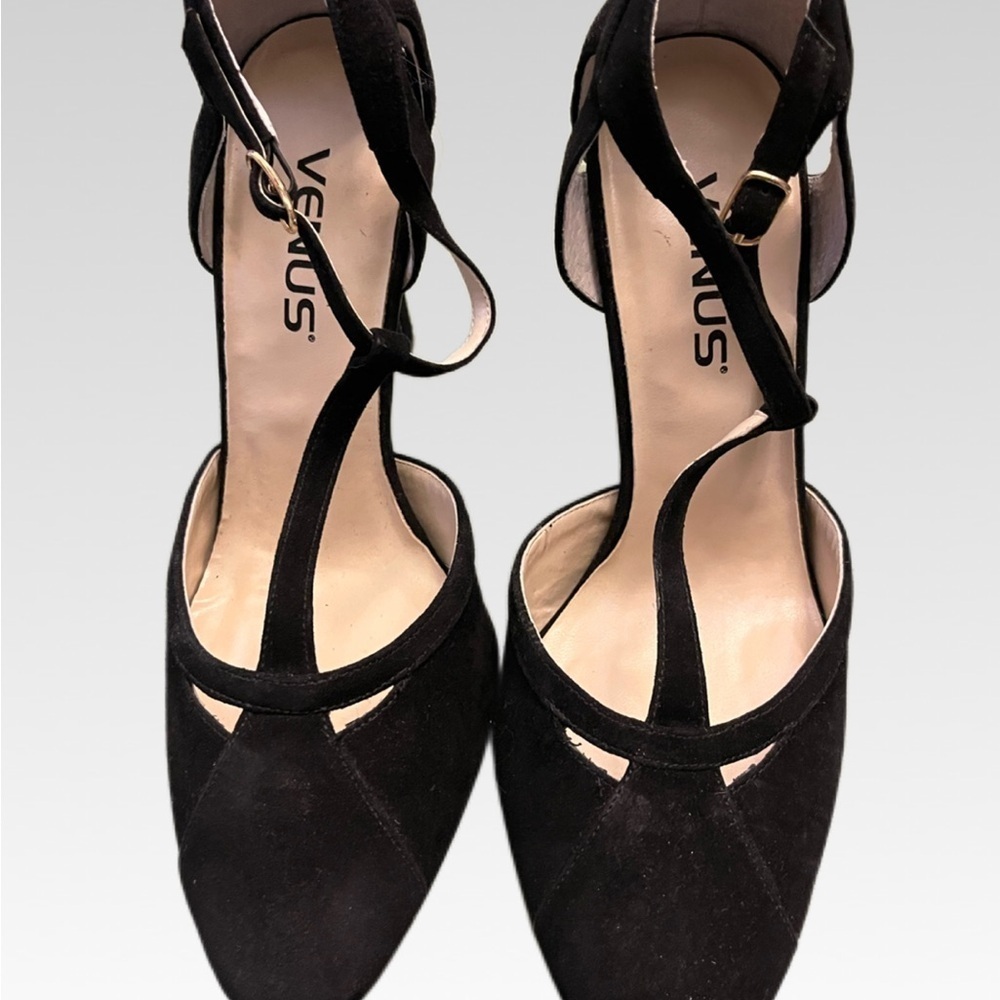 VENUS Elegant Black Heels brand new